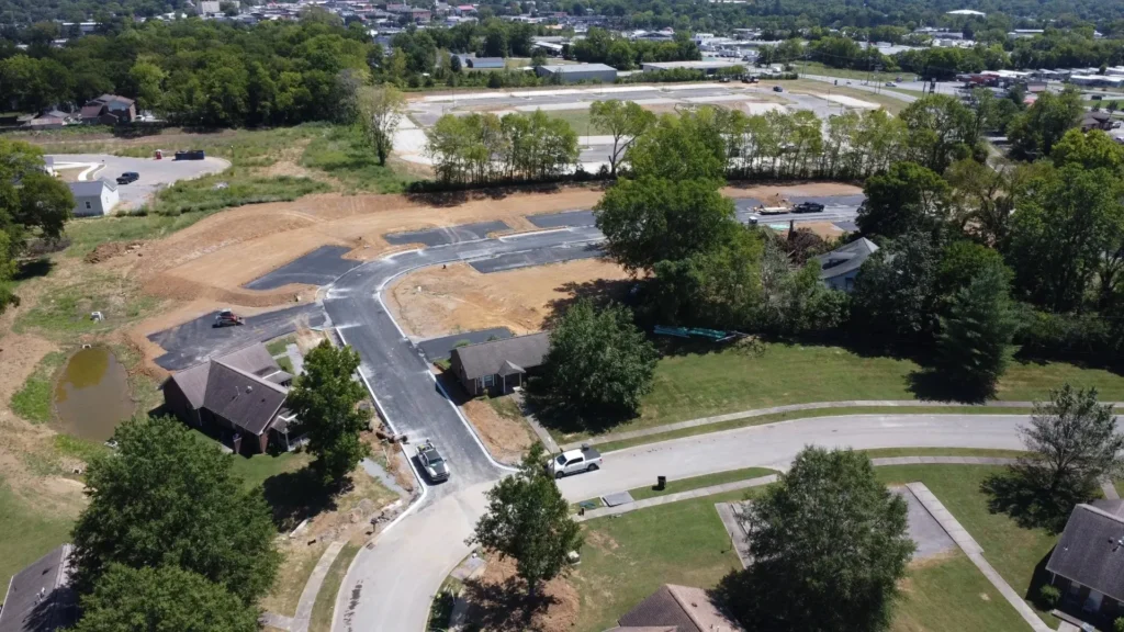 Red River Courts — Gallatin